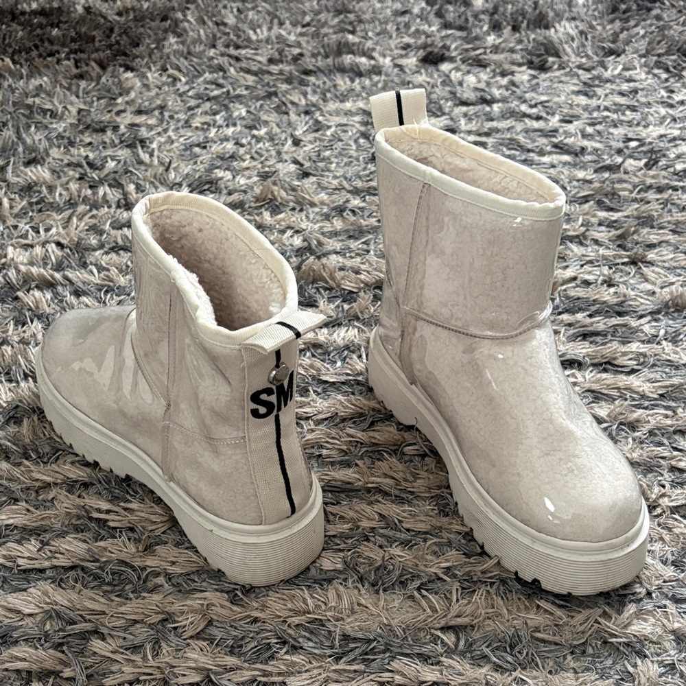 Steve Madden Cream Ankle Boots with Water-Proof Clear Cover Design, Size 6
